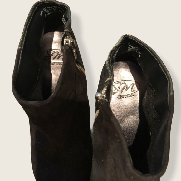 🛍 5 for $30 🛍 Black Platform Heels - Picture 2 of 4